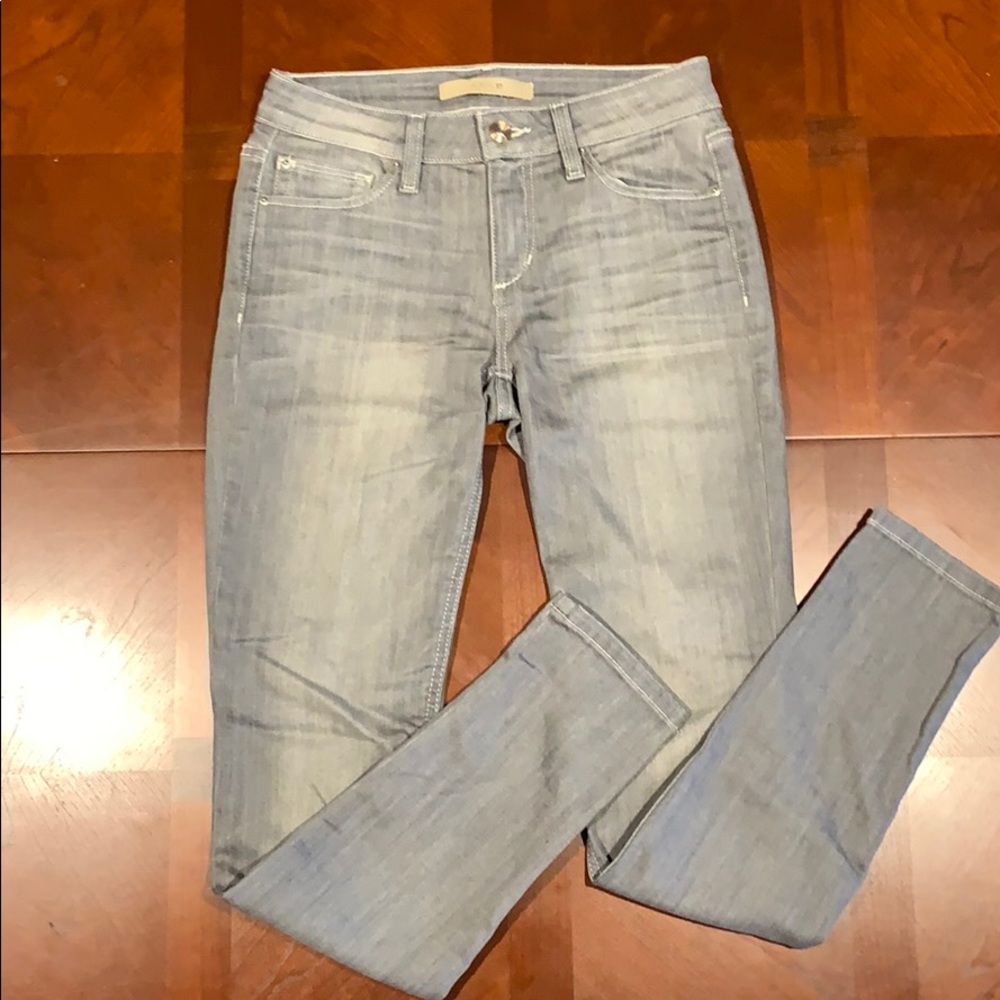 Joe’s Skinny Jean in gray wash